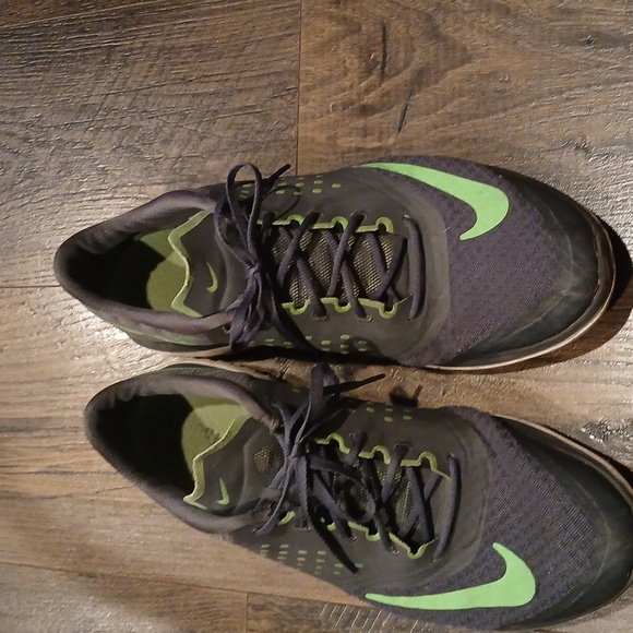 Well Loved Shoe Lot - Picture 5 of 7